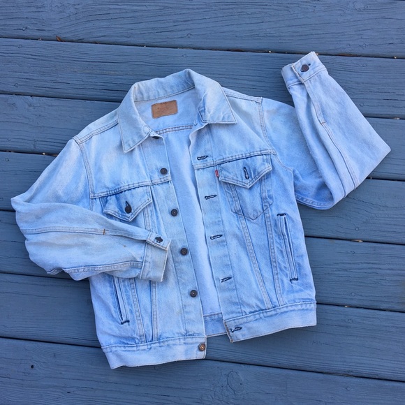 levis light denim jacket